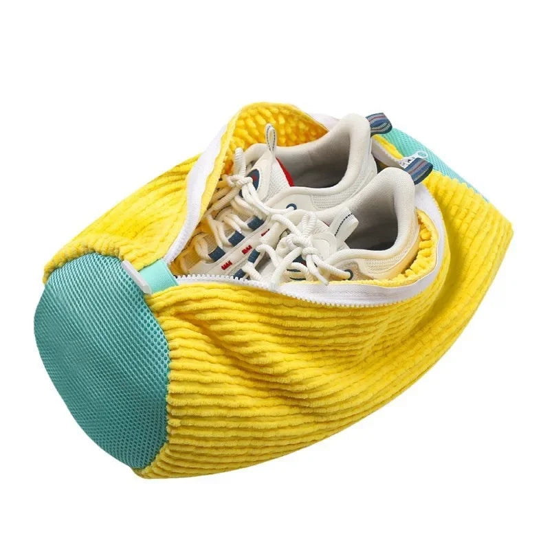 Sneaker Refresh Kit – Wash Bag + Soap Brush